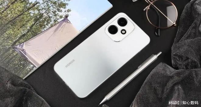 2亿像素+IP69防水国补后可以“闭眼买”PG麻将胡了荣耀更激进了7200mAh+(图2)